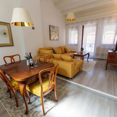 Apartment Apt Mia *